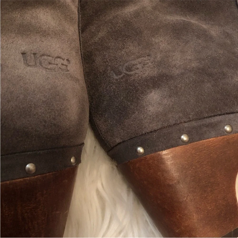 UGG Australia Lynnea Suede Clog Boot 3204